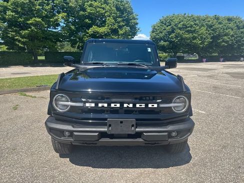 Used 2025 Ford Bronco Outer Banks AWD/4WD image 3