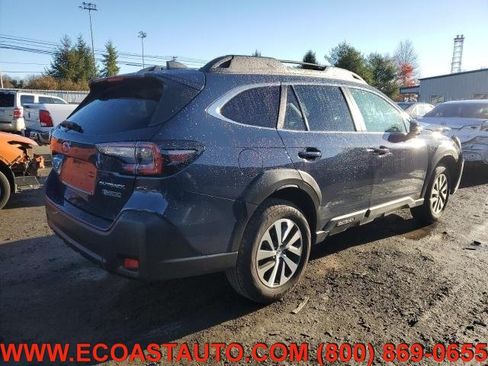 Used 2024 Subaru Outback Premium AWD/4WD image 2
