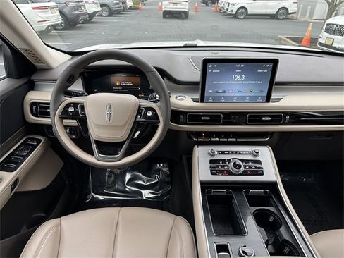 Certified 2023 Lincoln Aviator AWD w/ Premium Package image 13