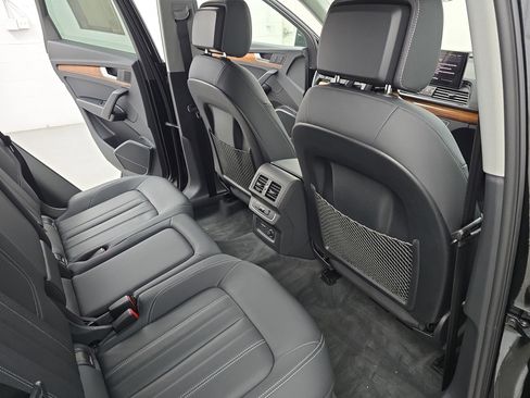Used 2022 Audi Q5 2.0T Premium w/ Convenience Package image 11