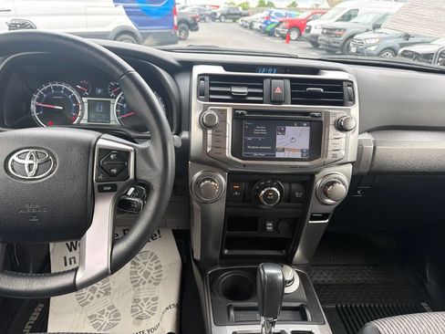 Used 2018 Toyota 4Runner SR5 AWD/4WD image 17