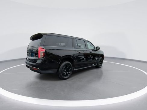 Used 2022 Chevrolet Suburban Z71 w/ Luxury Package image 8