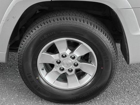 Used 2013 Toyota 4Runner SR5 w/ Convenience Pkg image 10