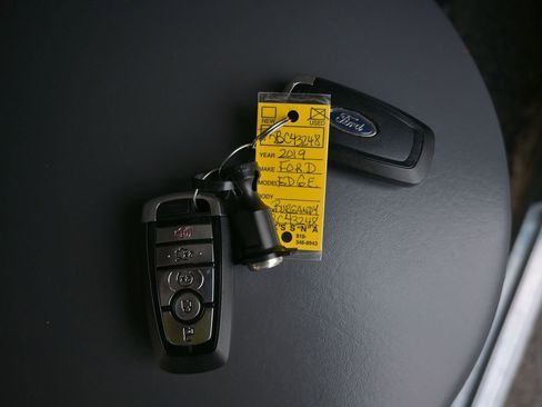 Used 2019 Ford Edge Titanium w/ Equipment Group 301A image 22