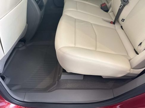 Certified 2024 Cadillac XT5 Premium Luxury w/ LPO, Floor Liner Package AWD/4WD image 29