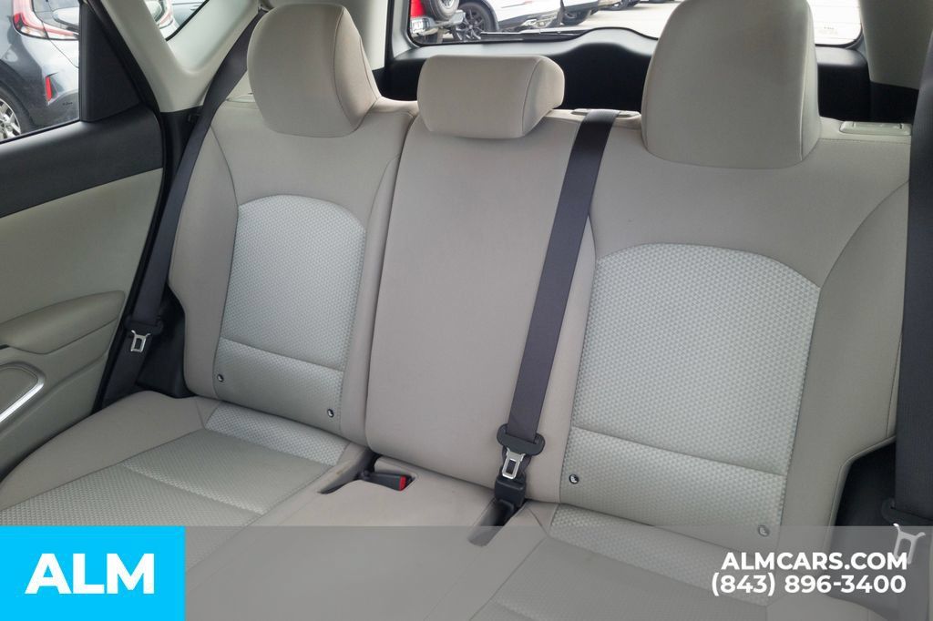 Used 2025 Kia Soul LX w/ LX Technology Package FWD image 16
