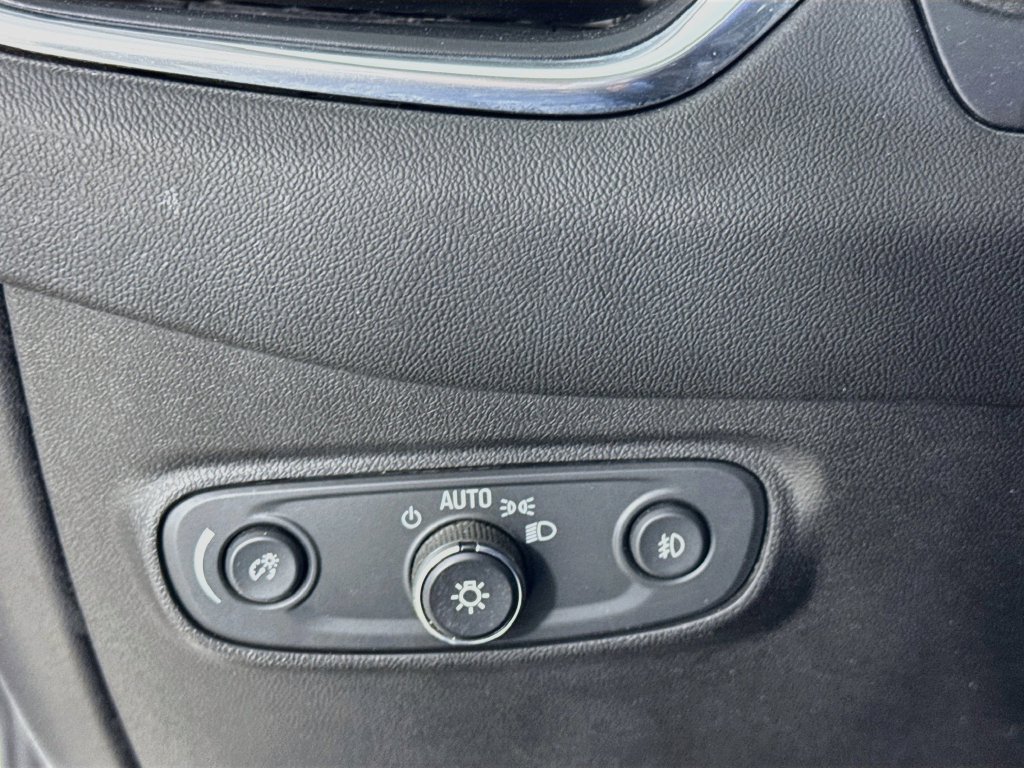 Used 2020 Chevrolet Equinox Premier AWD/4WD image 10