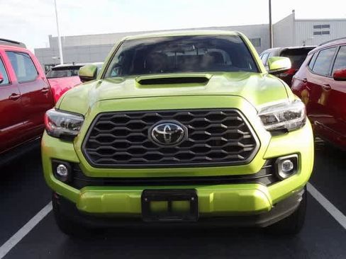 Used 2023 Toyota Tacoma TRD Sport image 2