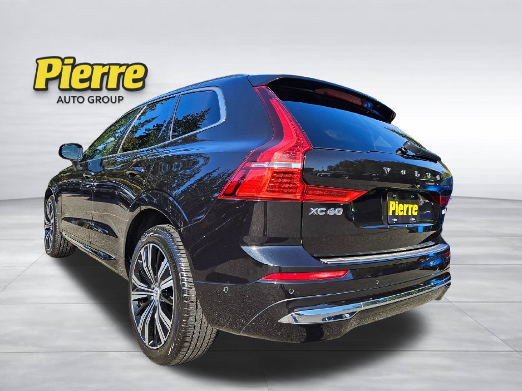 Used 2023 Volvo XC60 B5 Plus w/ Climate Package AWD/4WD image 3