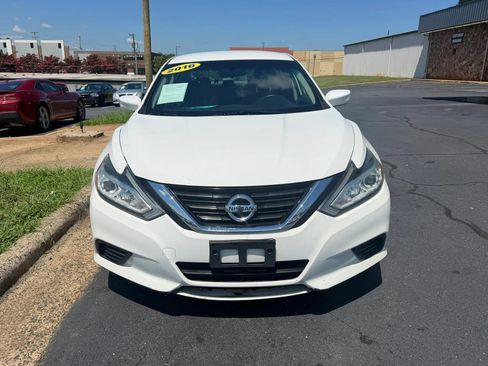 Used 2016 Nissan Altima 2.5 S w/ Power Driver Seat Package FWD image 2