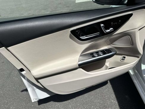 Used 2025 Mercedes-Benz C 300 4MATIC Sedan image 16