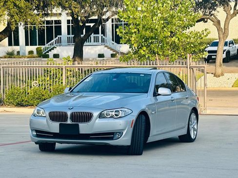 Used 2011 BMW 535i Sedan RWD image 3