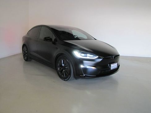 Used 2023 Tesla Model X AWD/4WD image 3