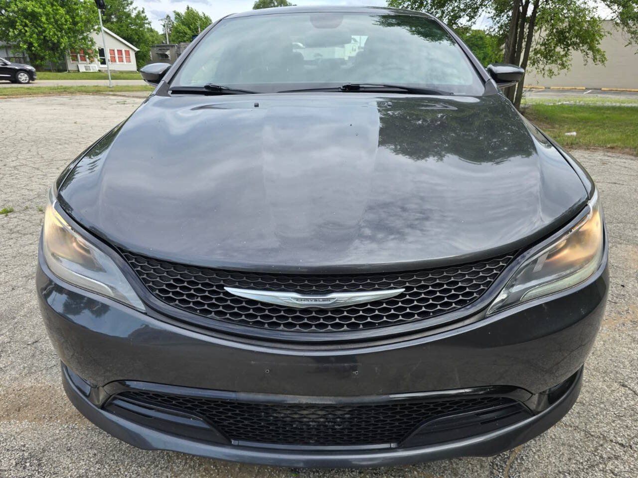 Used 2015 Chrysler 200 S FWD image 2