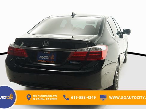 Used 2015 Honda Accord Touring image 9