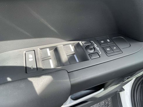 Used 2025 Land Rover Defender 110 S AWD/4WD image 15