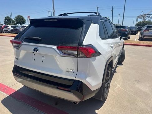 Used 2024 Toyota RAV4 XSE AWD/4WD image 3