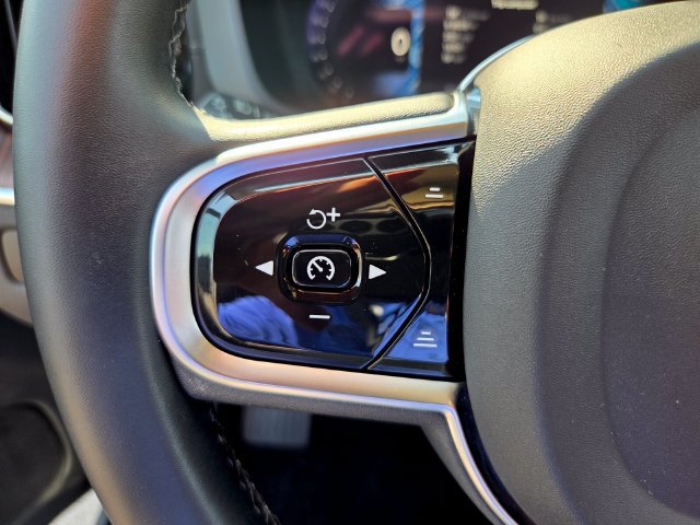 Certified 2023 Volvo XC60 B5 Ultimate FWD image 44