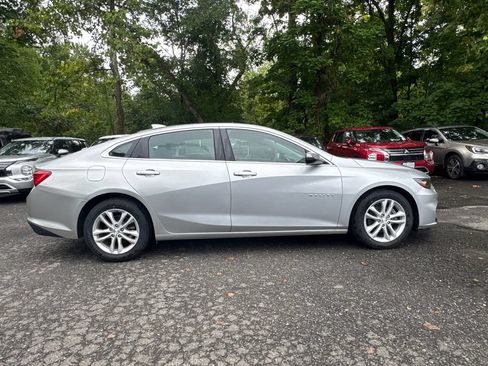 Used 2018 Chevrolet Malibu Hybrid FWD image 2