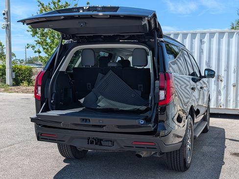 Certified 2025 Ford Expedition Active RWD image 16