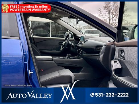 Used 2021 Nissan Rogue S image 17