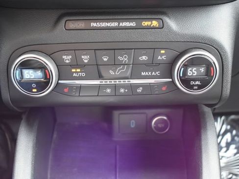 Used 2020 Ford Escape Titanium AWD/4WD image 34