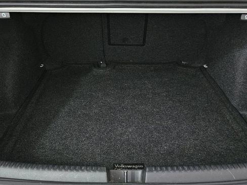 Used 2017 Volkswagen Jetta SE FWD image 18