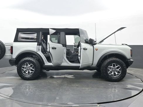 Used 2021 Ford Bronco Badlands image 31