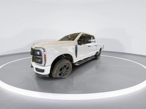Used 2024 Ford F250 XL w/ STX Appearance Package image 4