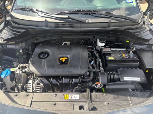 Used 2025 Kia Soul LX w/ LX Technology Package FWD image 30