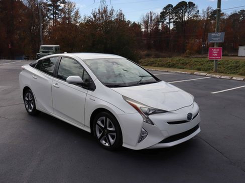 Used 2016 Toyota Prius Three Touring image 12