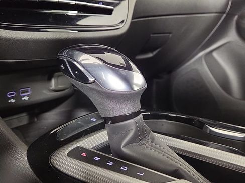 Used 2025 Buick Envista Avenir FWD image 21