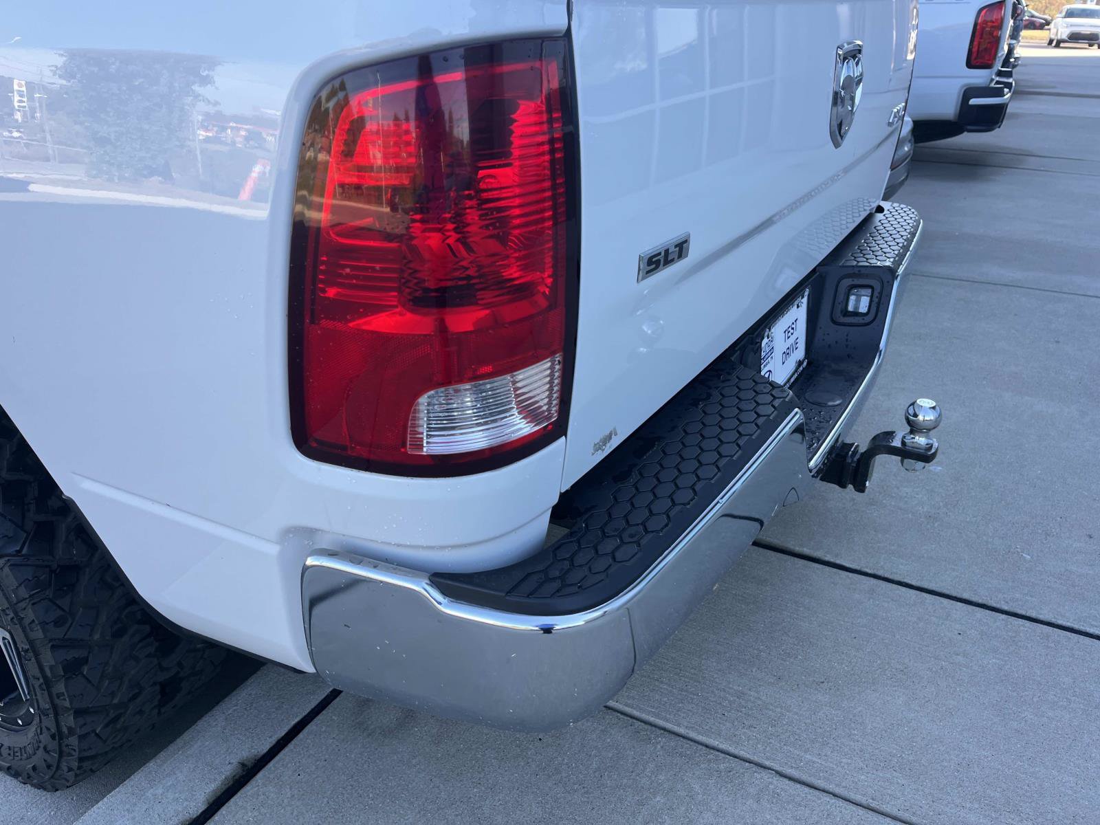 Used 2022 RAM 1500 Classic SLT AWD/4WD image 9