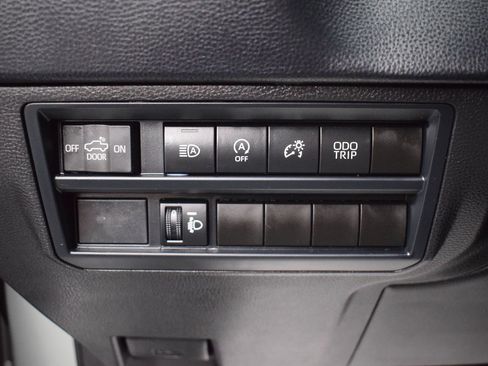 Used 2026 Toyota Tundra SR5 AWD/4WD image 15