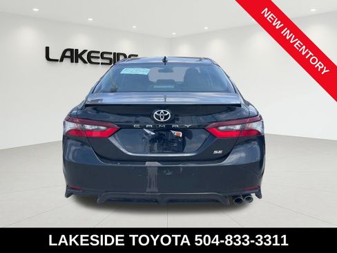 Used 2024 Toyota Camry SE FWD image 3