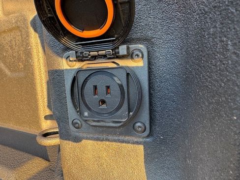 Used 2025 Chevrolet Silverado 2500 Custom w/ Custom Convenience Package image 11