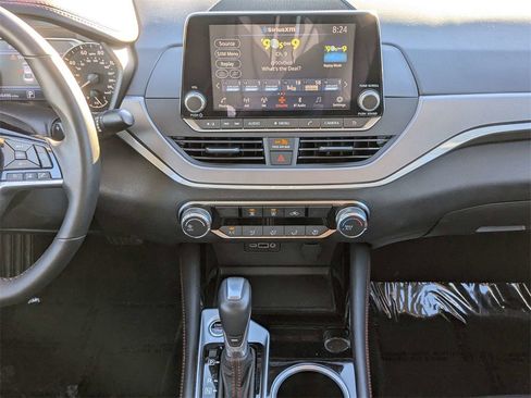 Used 2025 Nissan Altima 2.5 SR image 18