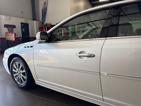 Used 2011 Buick Lucerne CXL image 39