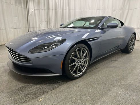Used 2019 Aston Martin DB11 Coupe image 4