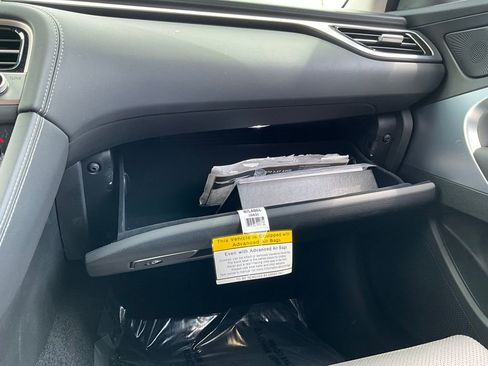 Used 2025 Genesis G70 2.5T image 38