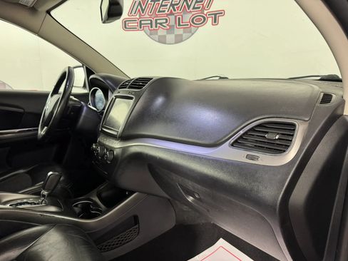 Used 2017 Dodge Journey Crossroad AWD/4WD image 12