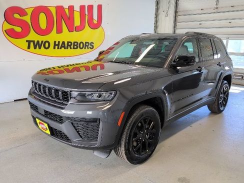 New 2026 Jeep Grand Cherokee Altitude AWD/4WD image 1