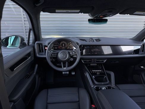 New 2025 Porsche Cayenne Turbo image 29