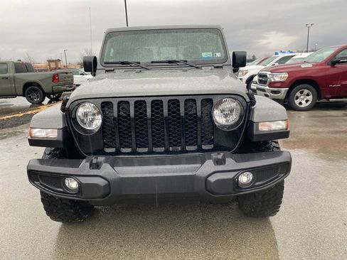 Used 2022 Jeep Gladiator Willys image 6