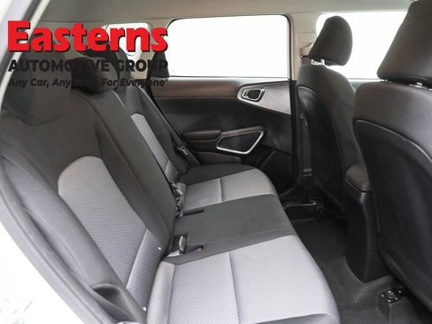 Used 2025 Kia Soul LX w/ LX Technology Package image 22