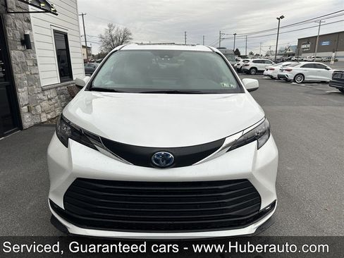 Used 2025 Toyota Sienna XLE w/ XLE Plus Package AWD/4WD image 2