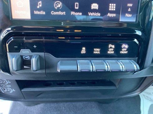 Used 2026 RAM 2500 Big Horn AWD/4WD image 14