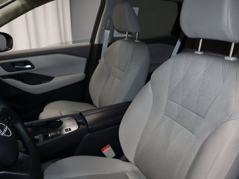 Certified 2025 Nissan Rogue SV image 25