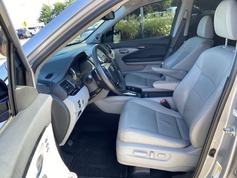 Used 2018 Honda Pilot Touring image 34