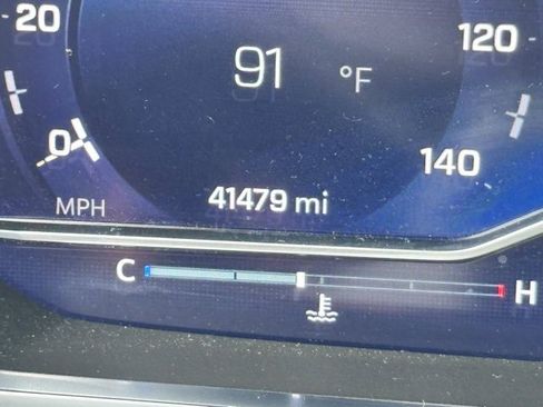 Used 2022 Chevrolet Suburban RST w/ Luxury Package image 17